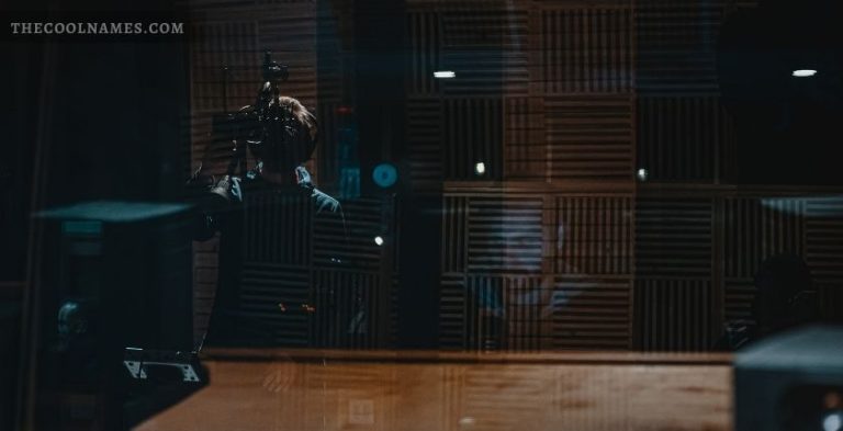 650+ Dark Aesthetic Usernames For Instagram [2025]